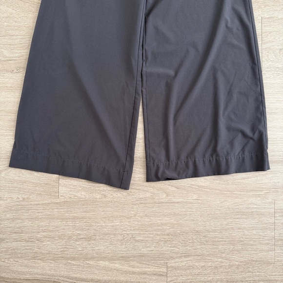 Vuori Wide Leg Villa Pant Black XS, 28” inseam - Picture 4 of 8